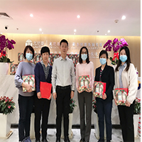 公司領(lǐng)導(dǎo)及工會(huì)慰問女員工